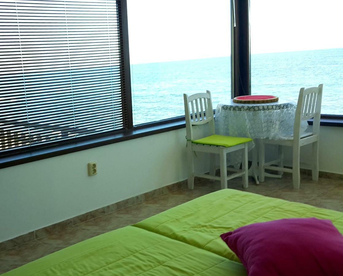 Happy Beach Varna Bagian luar foto